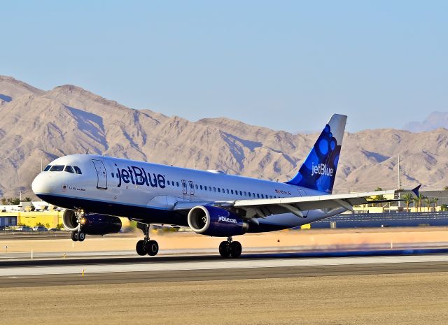 Airbus A320 (N561JB) - JetBlue Airways Airbus A320-232 N561JB (cn 1927)"La Vie en Blue"  Las Vegas - McCarran International (LAS / KLAS) USA - Nevada, June 16, 2011 Photo: Tomás Del Coro