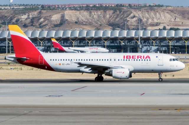 Airbus A320 (EC-JFN)