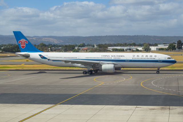 Airbus A330-300 (B-8426)