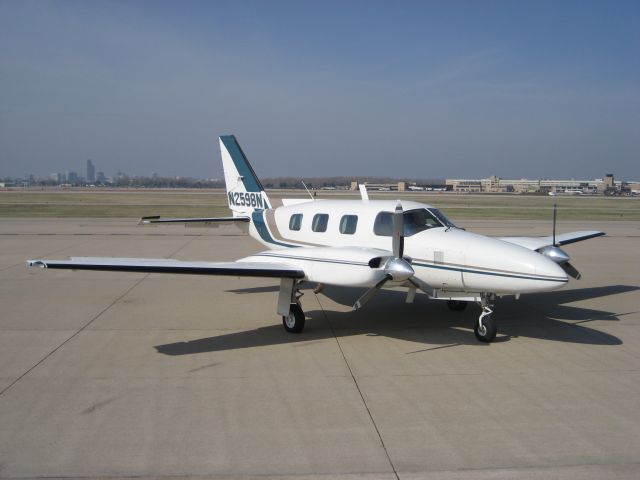 Piper Navajo (N2598N)