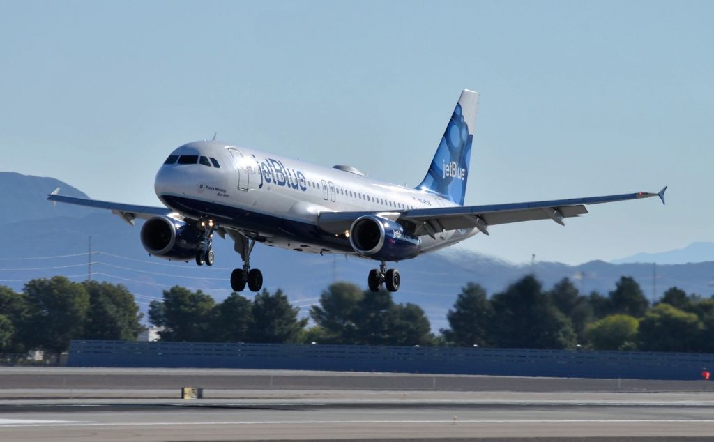 Airbus A320 (N649JB)