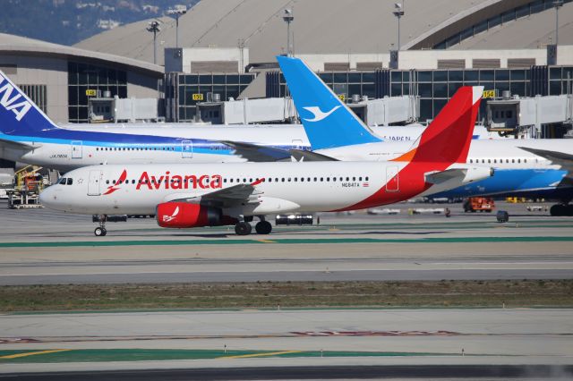 Airbus A320 (N684TA)