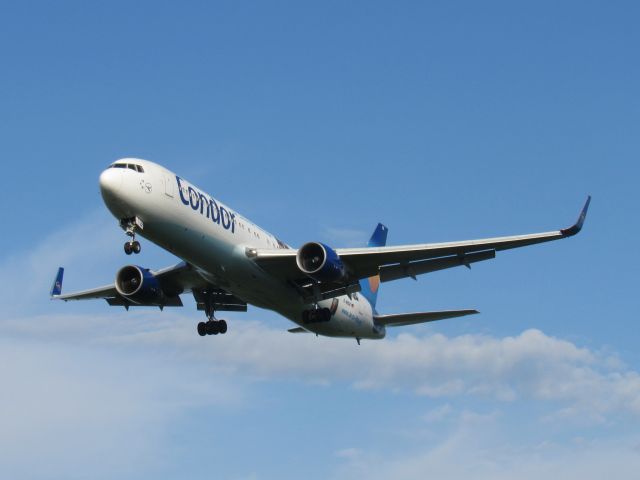 BOEING 767-300 (D-ABUZ)