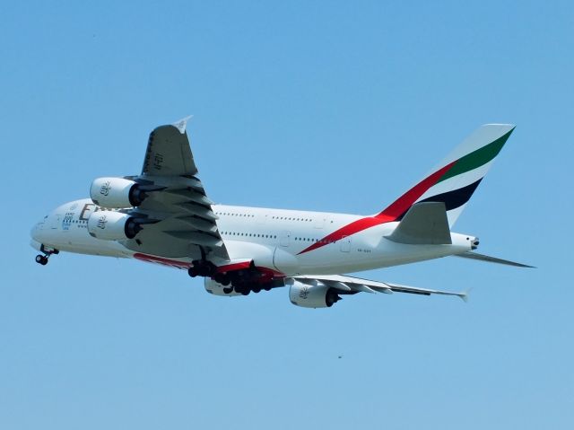 Airbus A380-800 (A6-EOY)