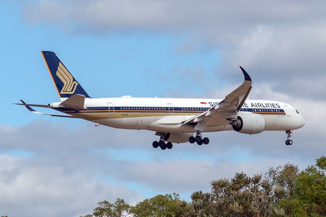 Airbus A350-900 (9V-SHI) - A350-941 cn 322. SIA 9V-SHI final rwy 21 YPPH 02 April 2023