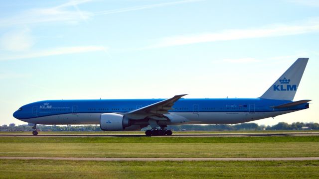 BOEING 777-300ER (PH-BVC) - KLM Boeing 777-306(ER) departing on Polderbaan runway AMS 09.38 hrs (GMT) 09May25