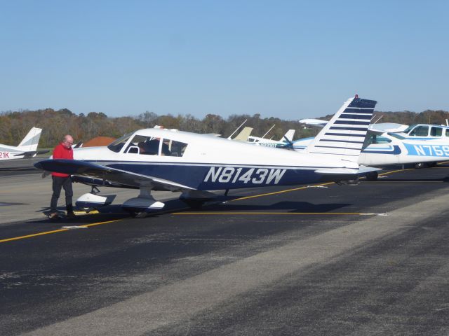 Piper Cherokee (N8143W)