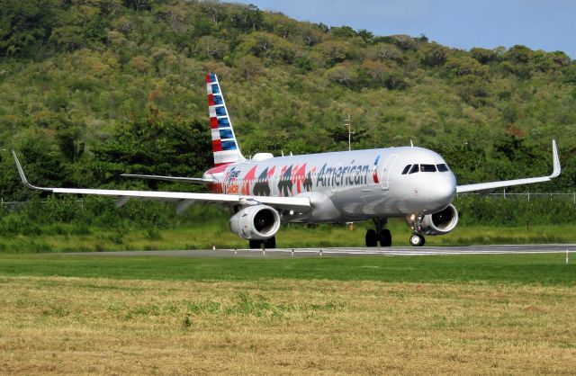 Airbus A321 (N162AA)