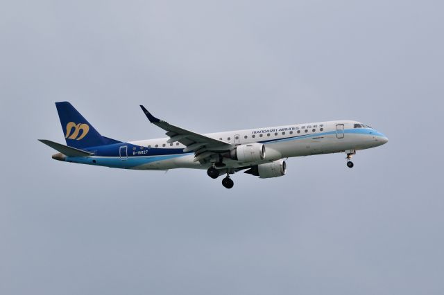 Embraer ERJ-190 (B-16827) - 2015/3/7