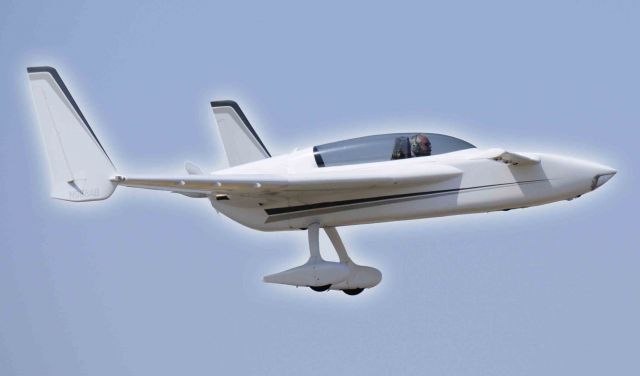 — — - LONG EZ departs Merced Regional Airport (KMCE)