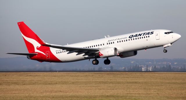 Boeing 737-800 (VH-VXC) - Gippsland Lifting Off From 34R