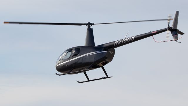 Robinson R-44 (N215GS)