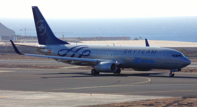 Boeing 737-700 (EC-LPQ)