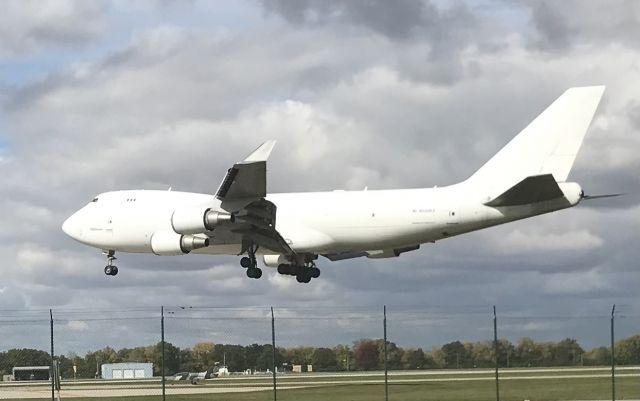 Boeing 747-400 (N508KZ) - Runway 25 arrival! 10/16/22.