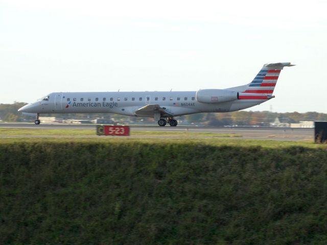 Embraer ERJ-145 (N604AE)