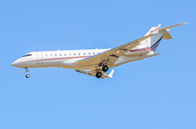 Bombardier Global Express (C6-GLE)