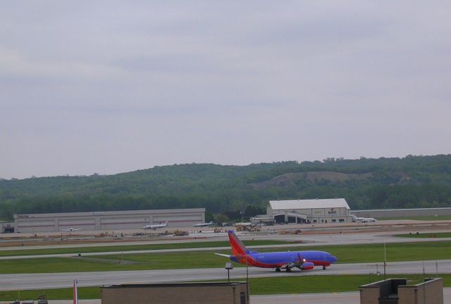 Boeing 737-700 — - Flight from STL on Rwy 16, preparing turnaround as he missed his taxiway