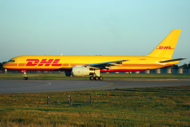 Boeing 757-200 (G-DHKH) - Lining up to depart rwy 09R on 2-Sep-18 operating flight BCS2217 to EDDK.