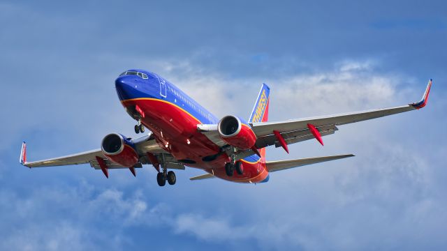 Boeing 737-700 (N7747C)