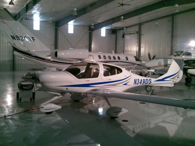 Diamond Star (N349DS) - In the hangar on May 18, 2011.