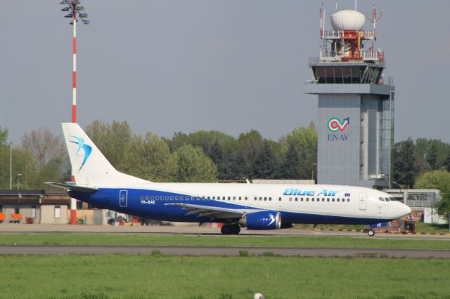 Boeing 737-700 (YR-BAE) - LINATE 03/04/2017