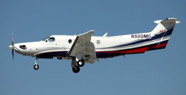 Pilatus PC-12 (N500MG) - Landing 30L, In from KOAK