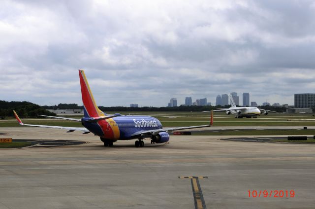 Boeing 737-700 (N7873A)