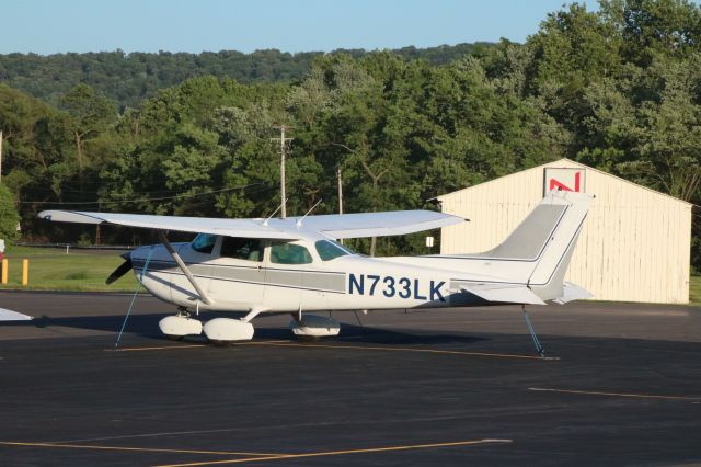 Cessna Skyhawk (N733LK) - N733LK on a tie-down @ KSEG right after flying in from Ohio for a photography shoot.