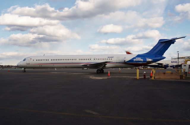 McDonnell Douglas MD-80 (N880DP) - Detroit Pistons