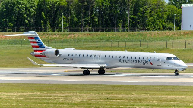 Canadair Regional Jet CRJ-900 (N571NN) - 4/22/22