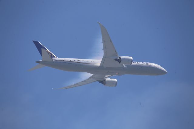 Boeing 787-9 Dreamliner (N26966)