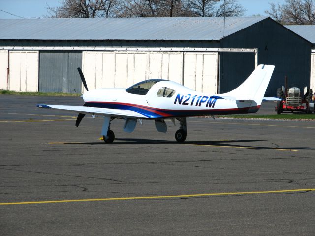 Lancair Legacy 2000 (N211PM)