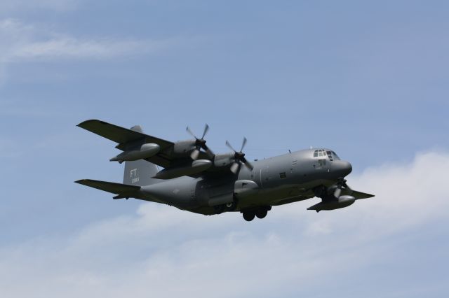 Lockheed C-130 Hercules — - Aircraft # 0983,Landing At London international Airport,London,Canada,CYXU/YXU