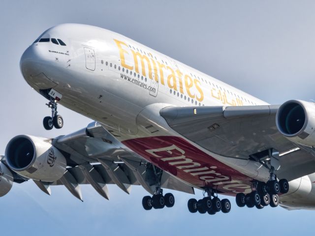 Airbus A380-800 (A6-EOA)