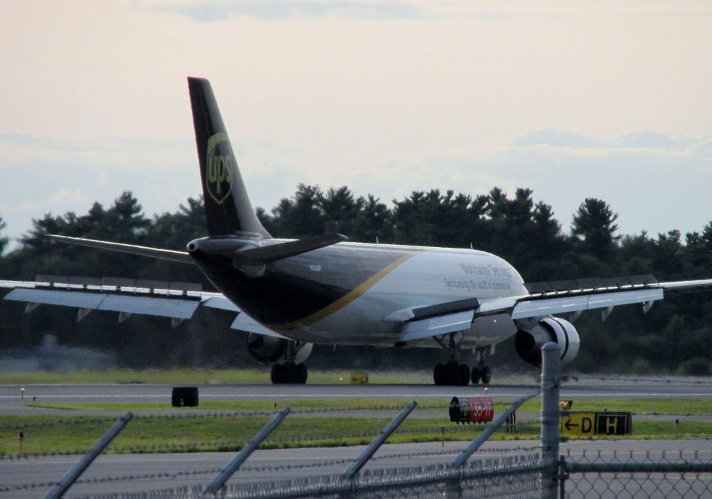 Airbus A300F4-600 (N122UP)