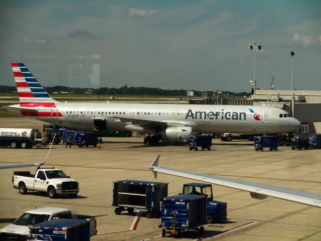 Airbus A321 (N543UW)