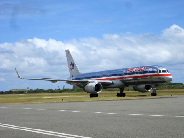 Boeing 757-200 (N660AM)