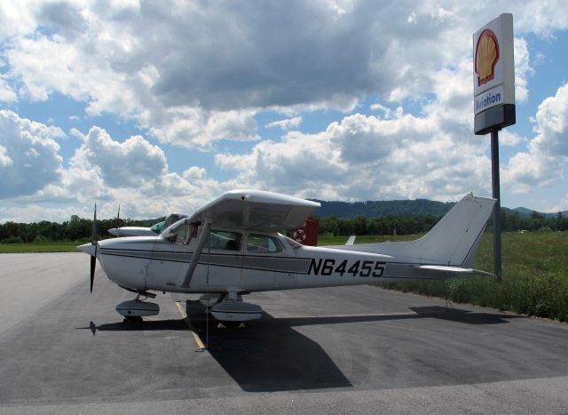 Cessna Skyhawk (N64455)