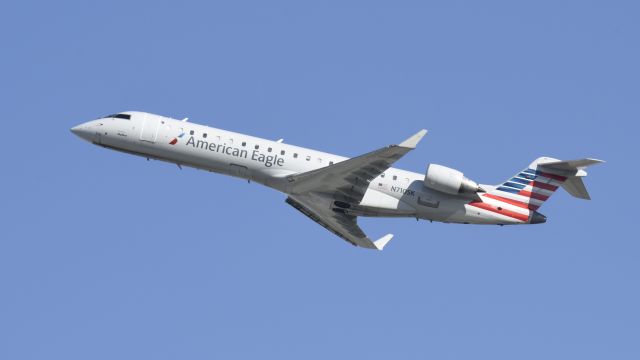 Canadair Regional Jet CRJ-700 (N710SK) - Departing LAX on 25R