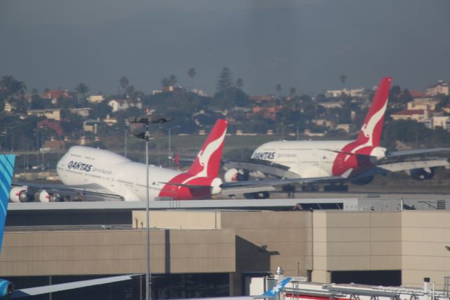 Boeing 747-400 (VH-OEE)