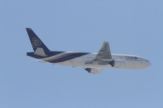 Boeing 777-200 (HS-TJS)