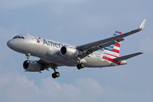 Airbus A319 (N8030F) - American Airlines / Airbus A319-115 - MSN 6552 / N8030F / MMMX 06/2019