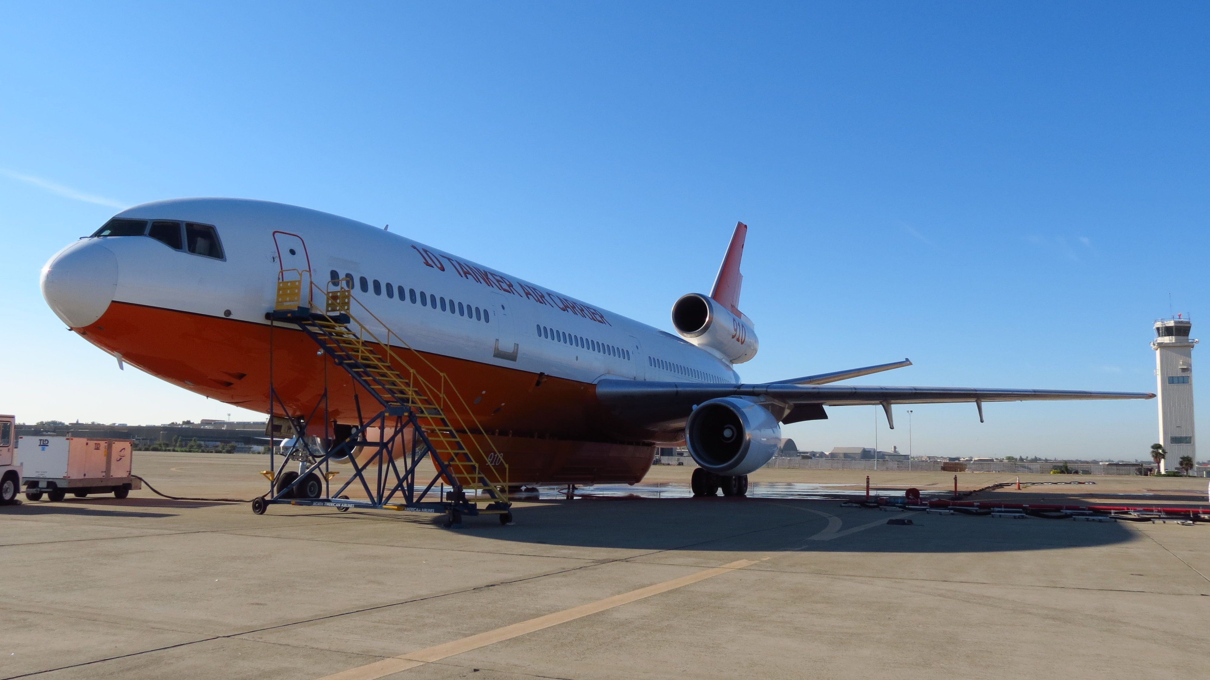 McDonnell Douglas DC-10 (N450AX)