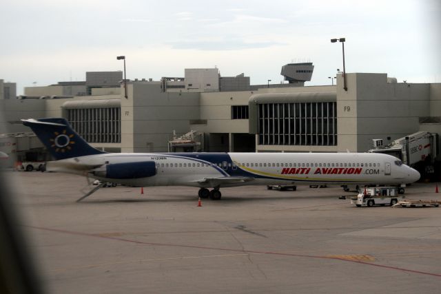 McDonnell Douglas MD-83 (N120MN) - 02-Aug-13.