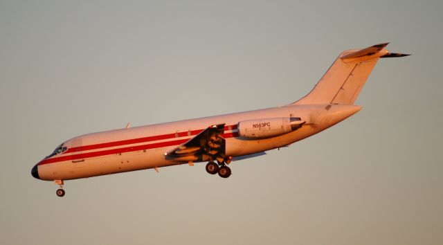 Douglas DC-9-10 (N563PC) - Sunset landing of C&M Airways (Redwing) on final to RWY35, Dec 2, 2015