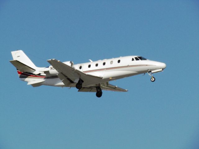 Cessna Citation Excel/XLS (N568QS) - Landing RWY 20R