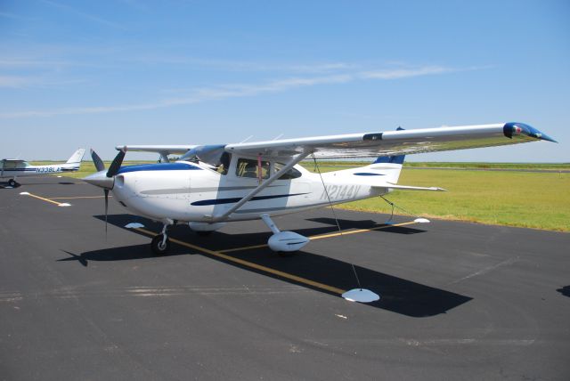 Cessna Skylane (N2144V)