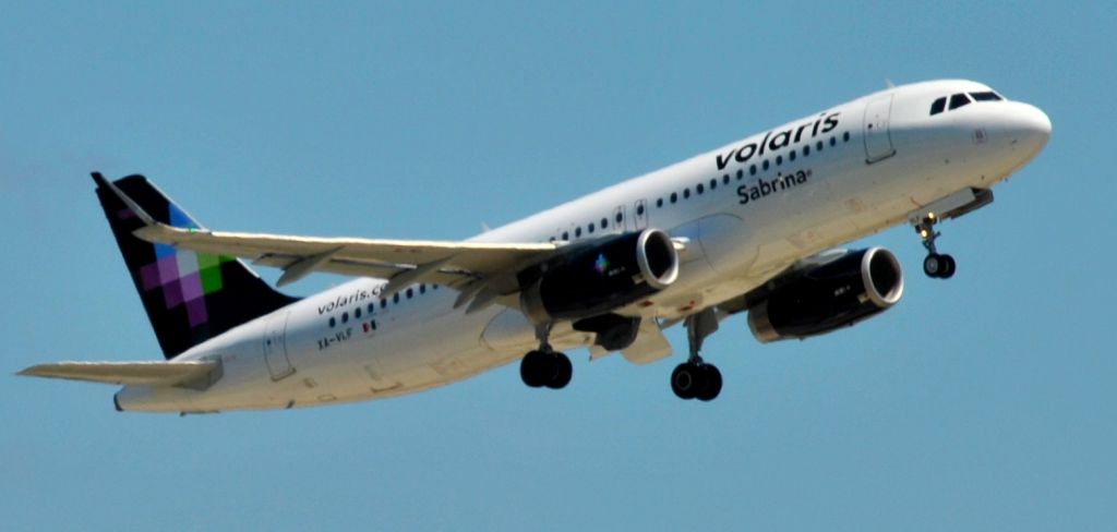 Airbus A320 (XA-VLF)