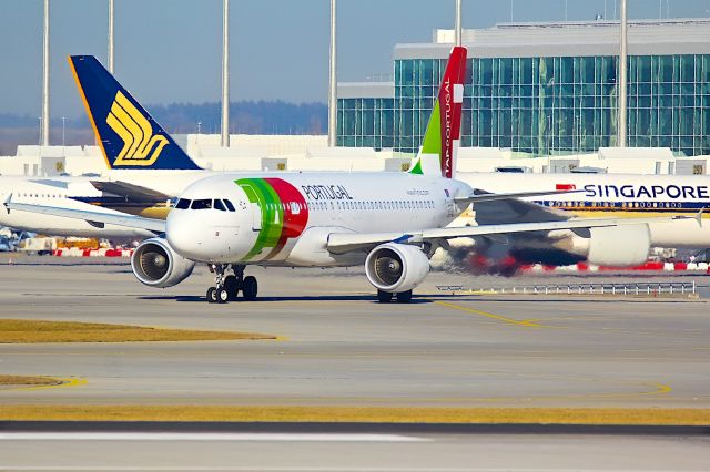 Airbus A320 (CS-TNU)