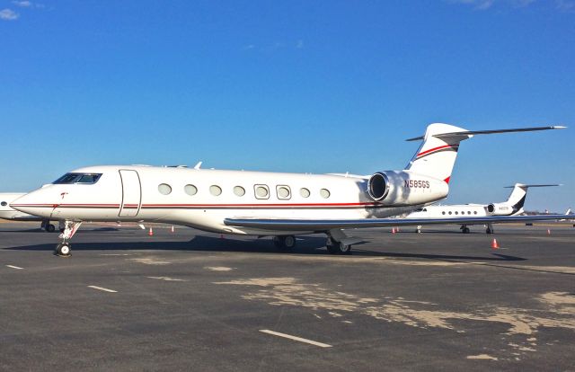 Gulfstream Aerospace Gulfstream G650 (N585GS) - 1st ever upload of N585GS -Fifth Third Equipment G650 @ KBOS Logan Signature Ramp